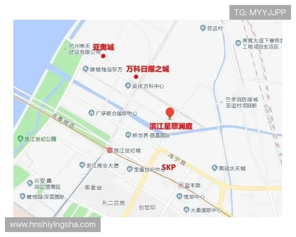 加内特与足球明星同框合影展现运动精神与友谊的完美结合